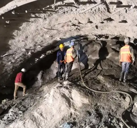 金凤拱顶带模注浆料的施工流程及注意事项